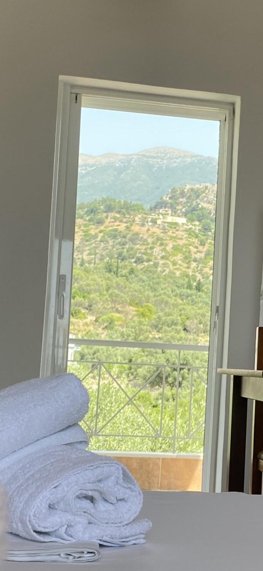 Vangjelis Hotel Himare Luaran gambar