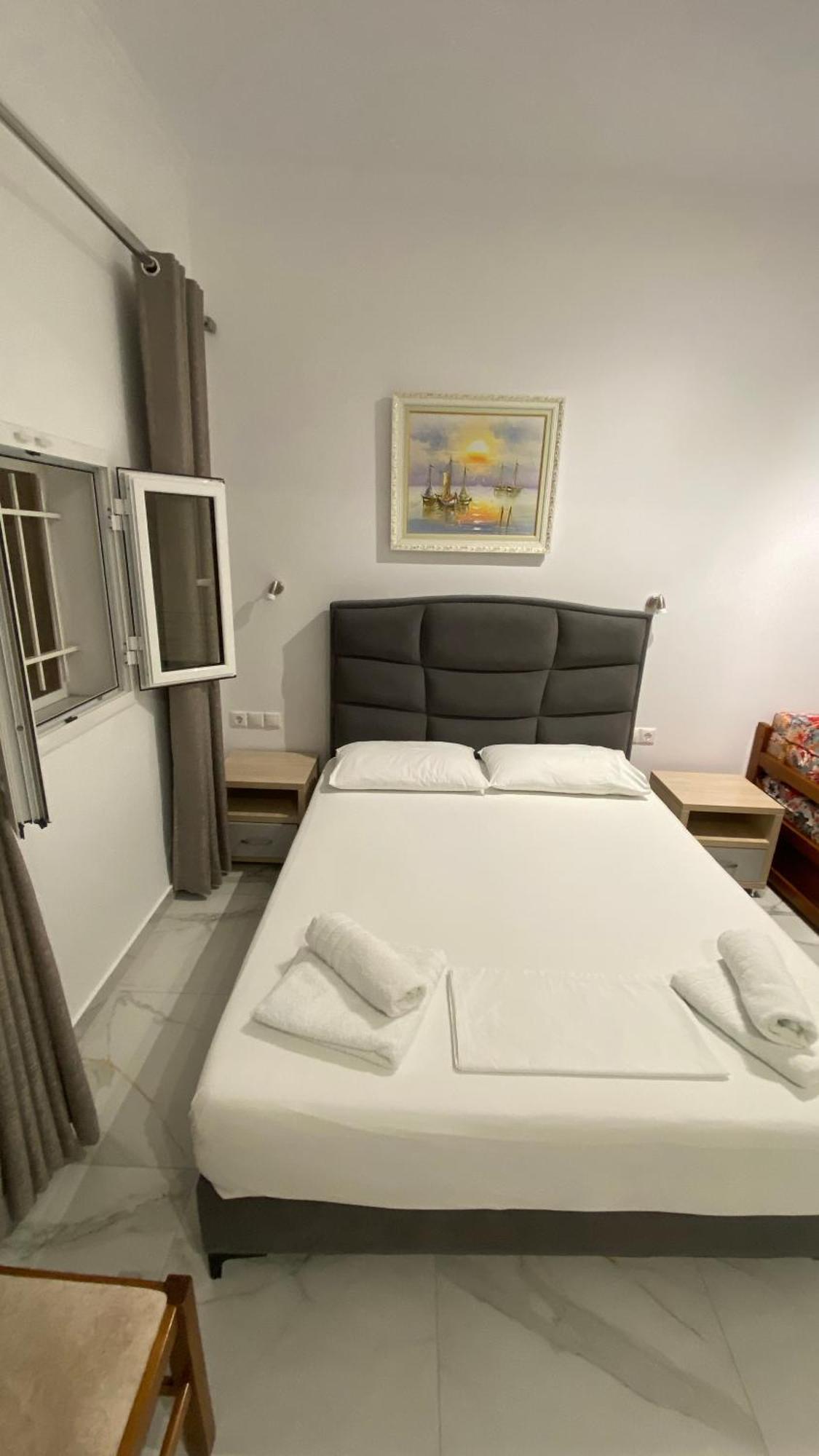 Vangjelis Hotel Himare Luaran gambar