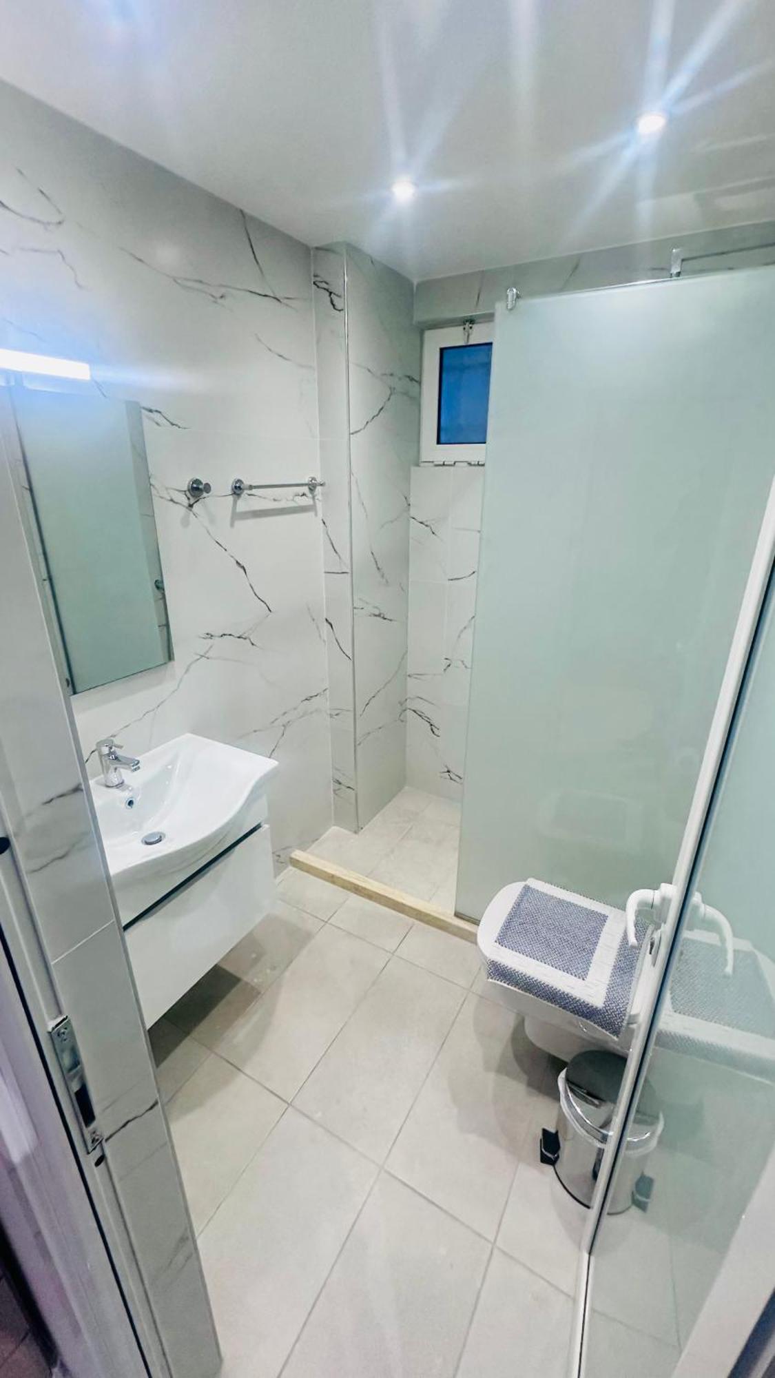 Vangjelis Hotel Himare Luaran gambar
